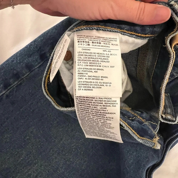 501 Levi’s Dark Wash with Button Up Waist - Picture 3 of 5